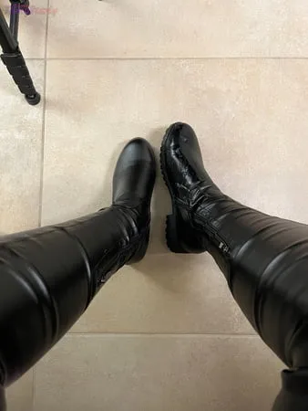 march blast in super thigh boots ball stomp bootjob         