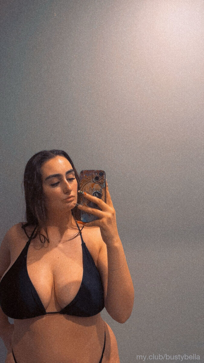Busty Bella Free Photos #19