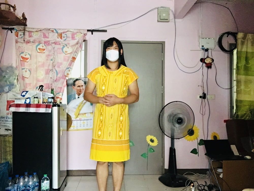 Dress Yellow Teen ladyboy