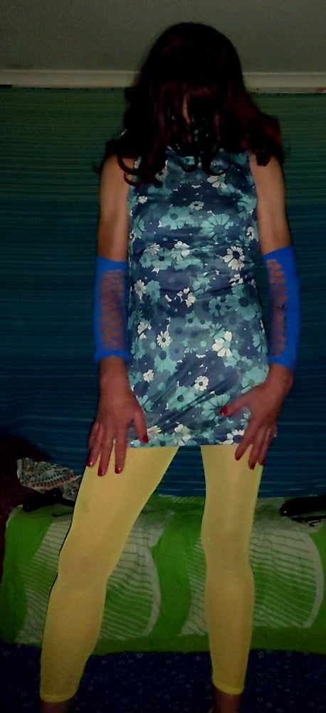 Sexy blue dress and yellow tights #4