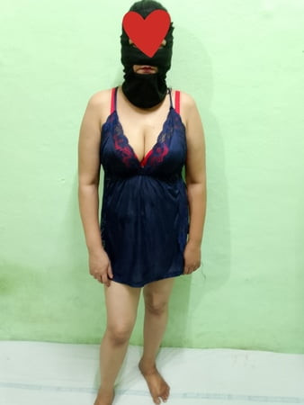 Desi indian bhabhi Big bobbs 
