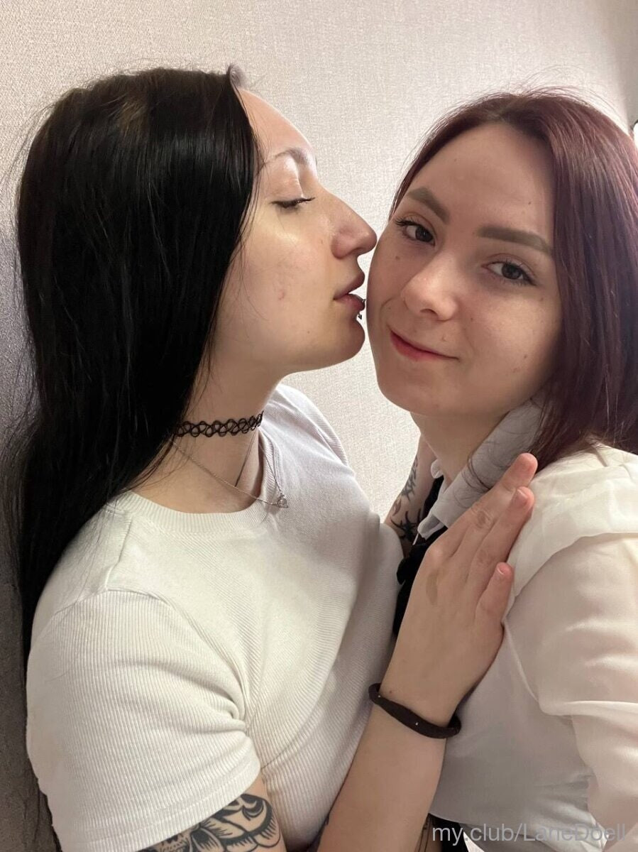 Hild ​​and ​​Blair Free Photos #10