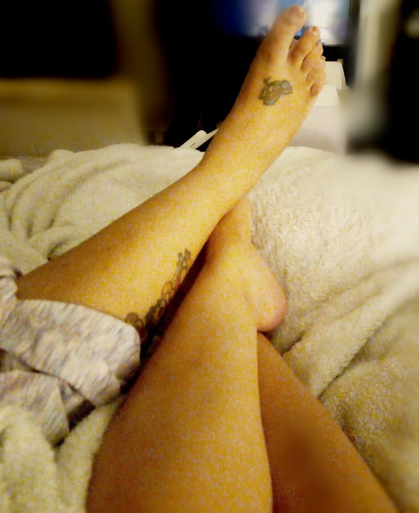 Lesbian feet