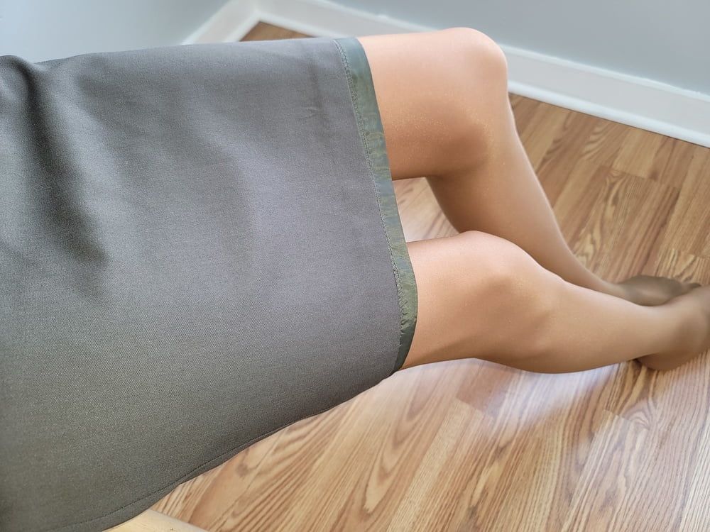 Lined green office pencil skirt with glossy pantyhose  #8