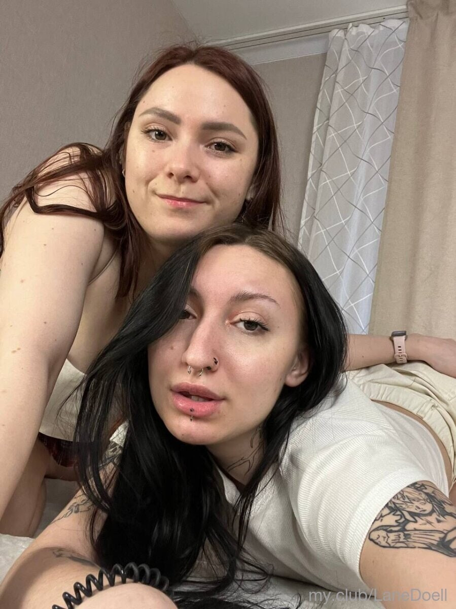 Hild ​​and ​​Blair Free Photos #58