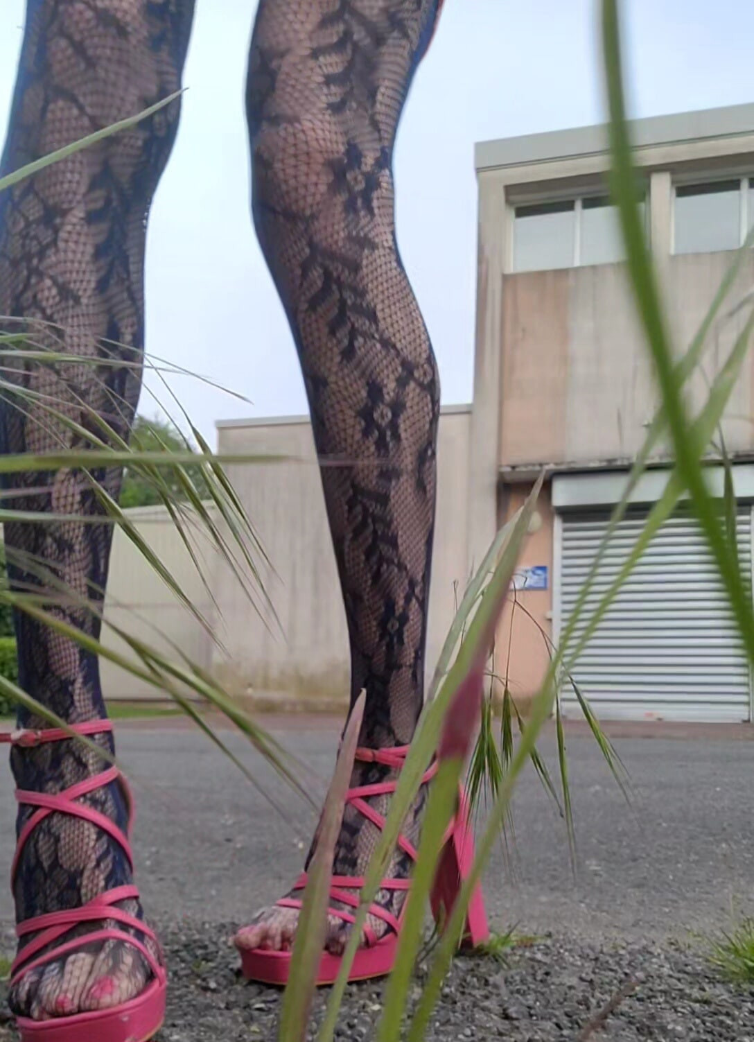 ExhiB👀PUBLIC dans un Complexe Abandonne puis sur son Balcon #57