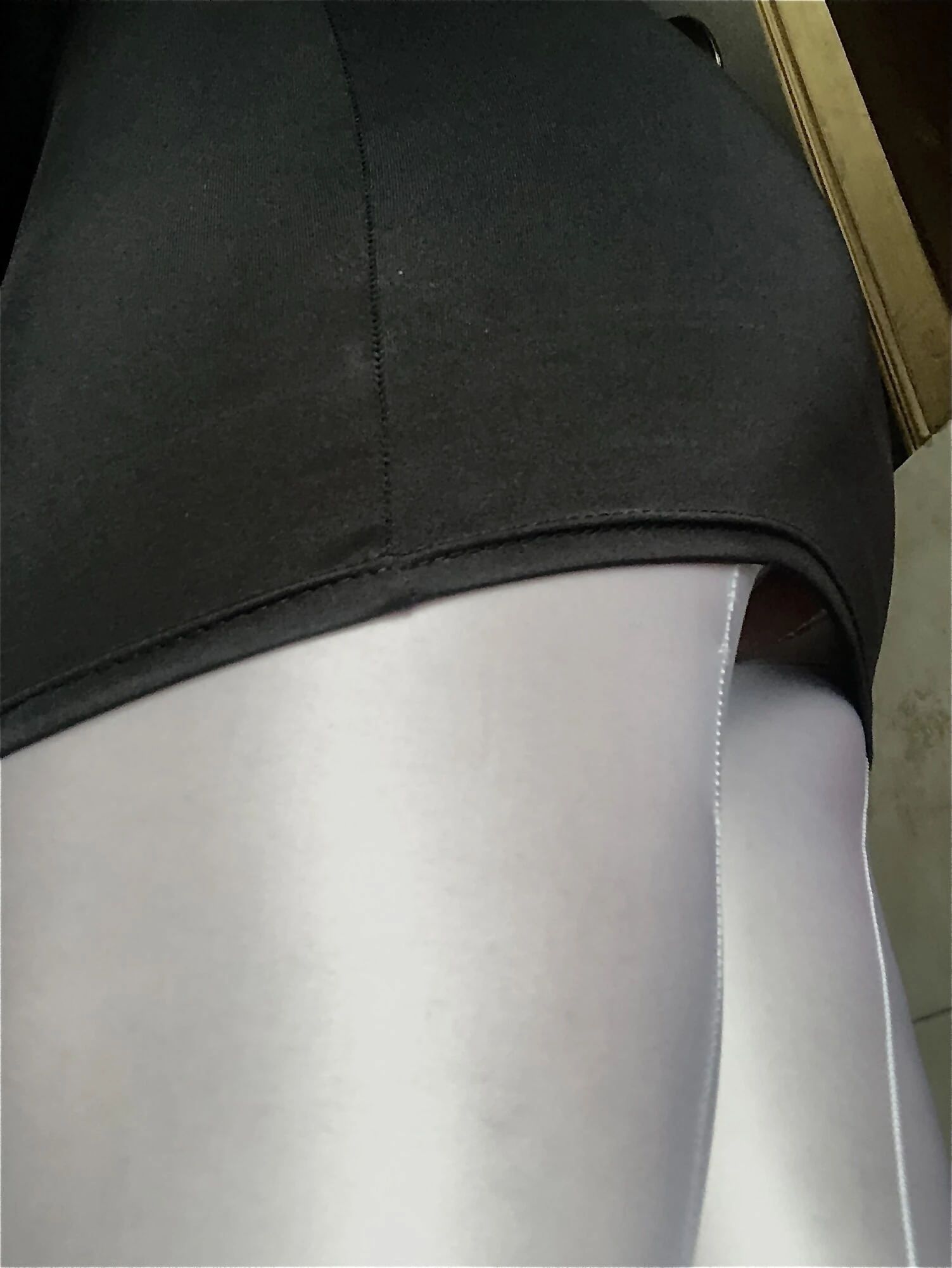Moments of shiny legs, glossy tights and high heels, #3
