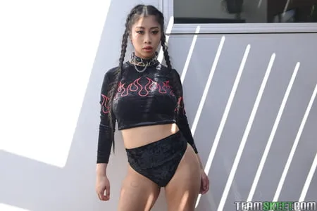 jade kush asian tit tricks         