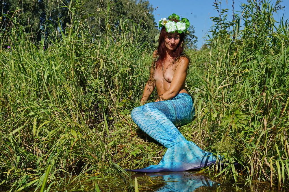 Mermaid with turquoise braclet #46