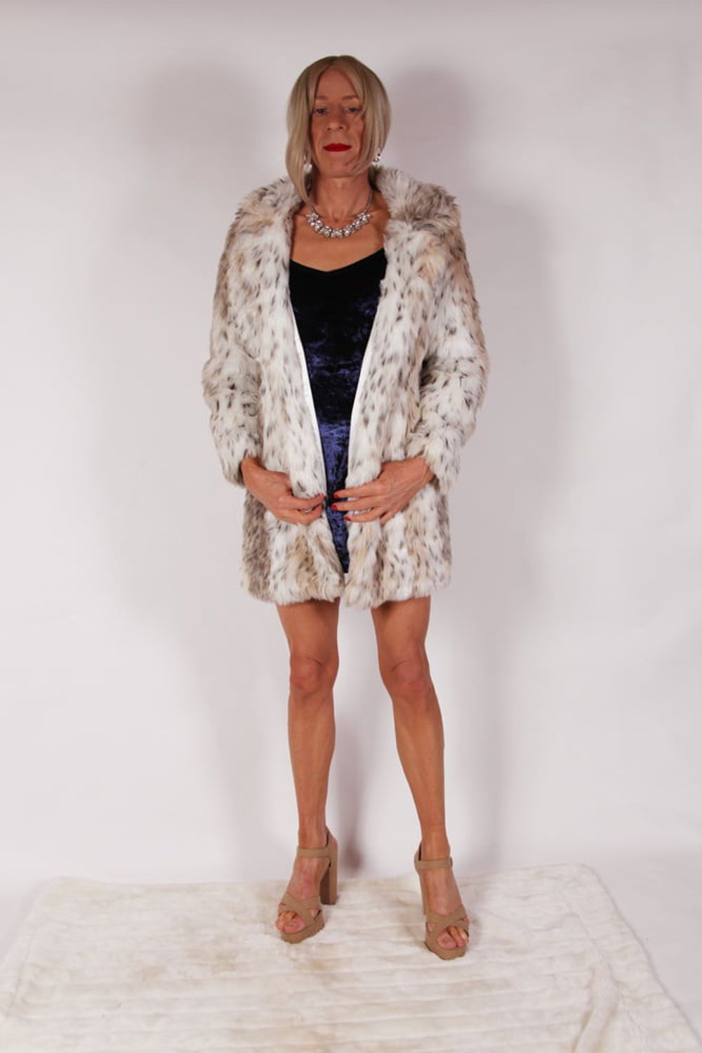 9 Alessia Models Velvet Blue Dress &amp; Fur Coat