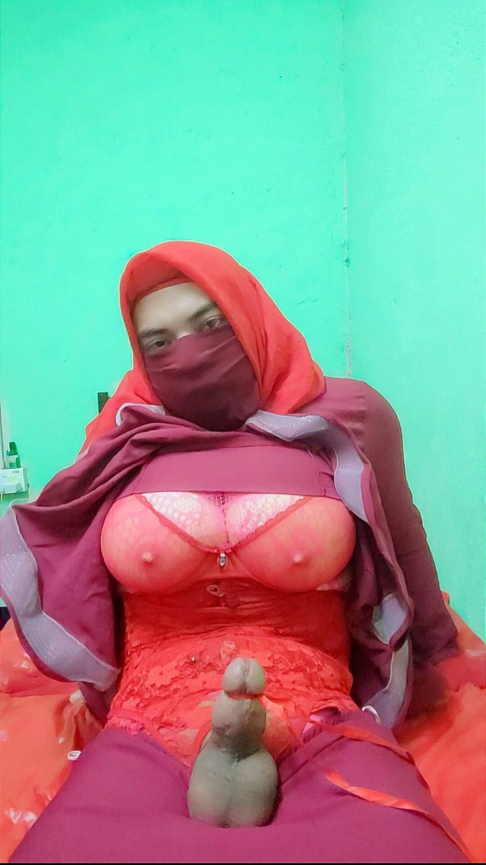 Elisya Amateur In Niqab Clothes Hijab Masturbates To Squirt #3