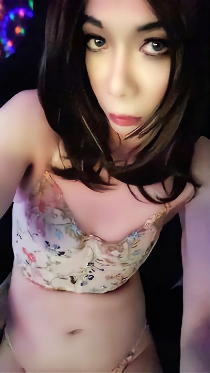 Sexy trans in swimsuits 
