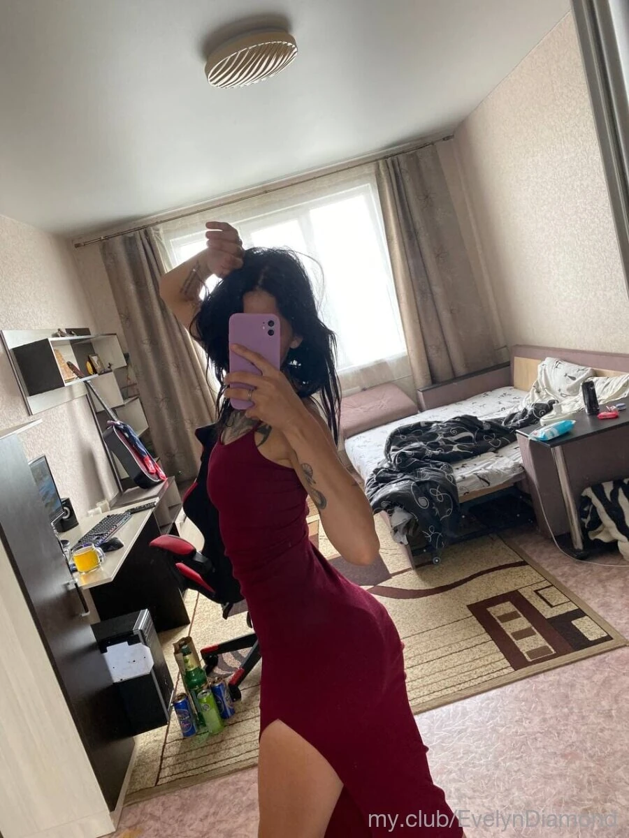 Evelyn Free Photos #4