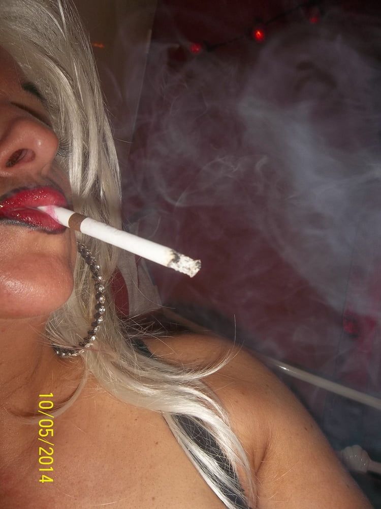 SMOKING SLUT MORITZ #27
