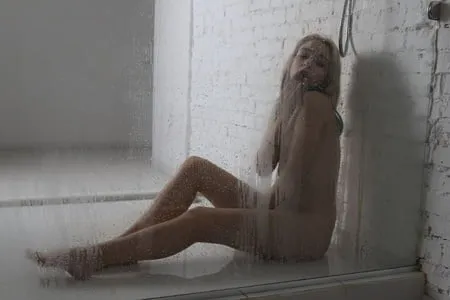 nude hot shower shoot         