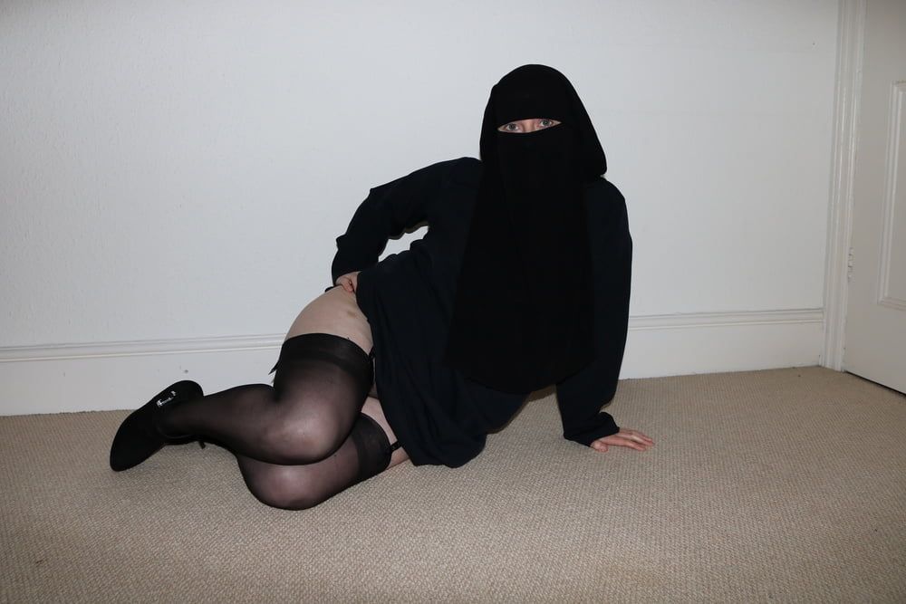 Burqa Niqab Stockings and Suspenders #21