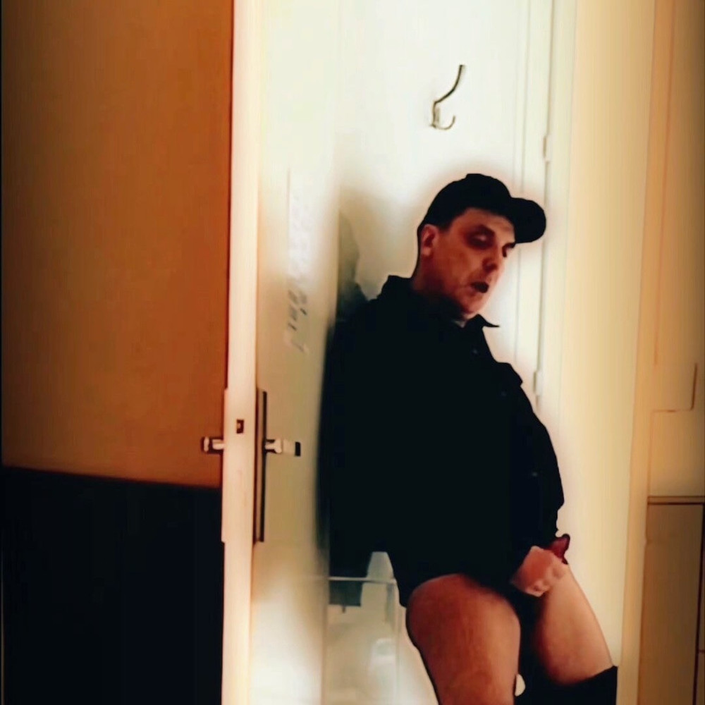 Jerk off and ass show in front of a door #21