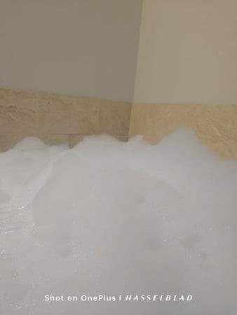 Solo Male Model Bath 