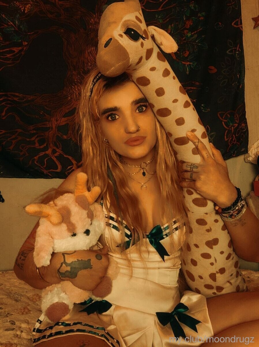 Slutty moon Free Photos #38