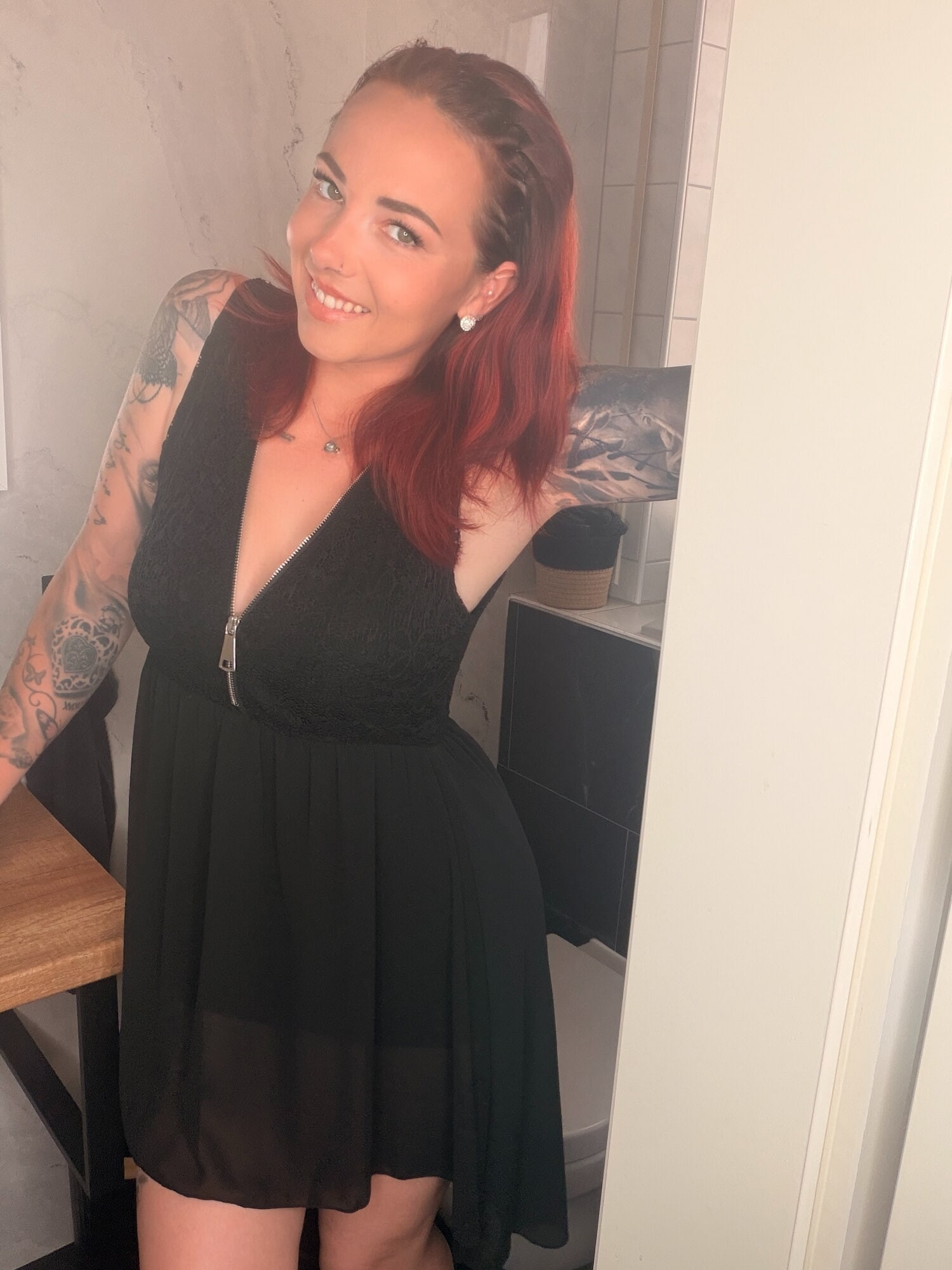 Fingered my pussy right before my date  #4
