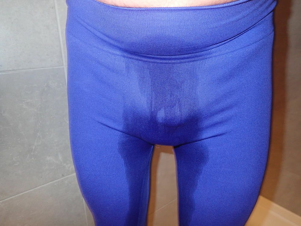 my turquoise leggings after a piss