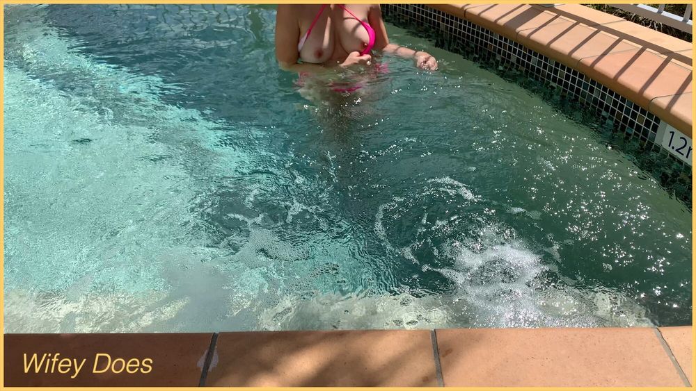 Wifey flashes her tits in the hotel pool #9