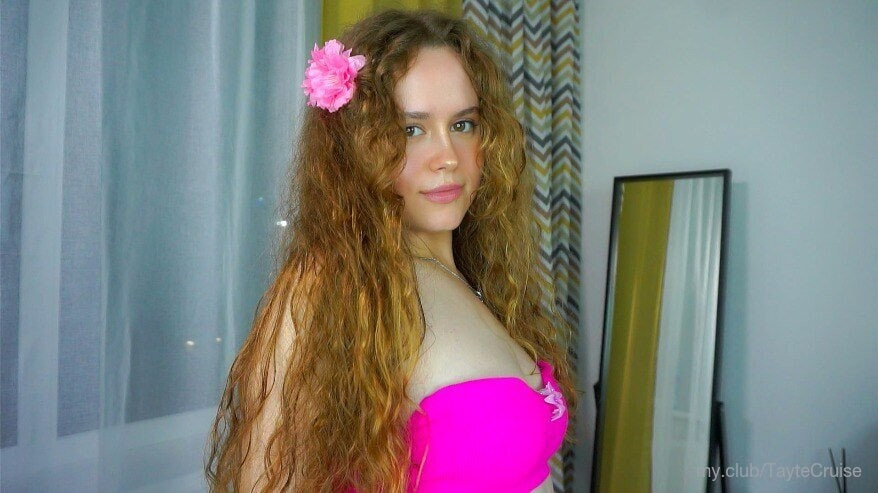 Kira Free Photos #11