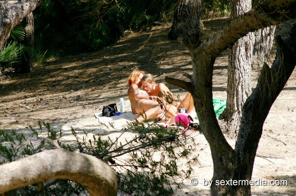 Girls lesbian games on the beach in Mallorca #7