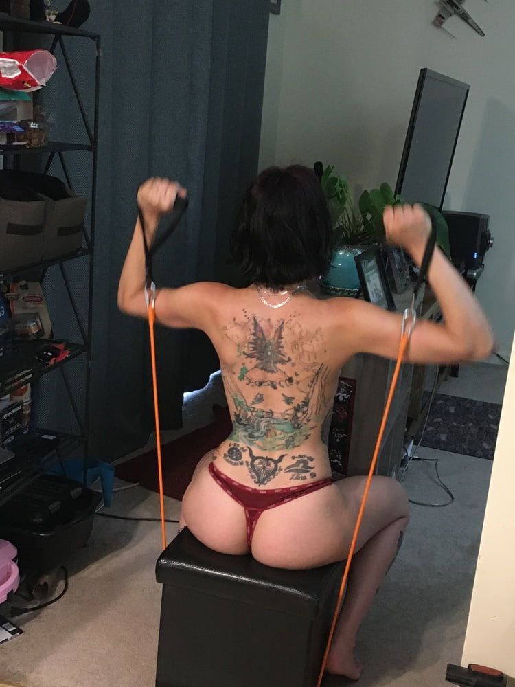 Sexislut working out #20