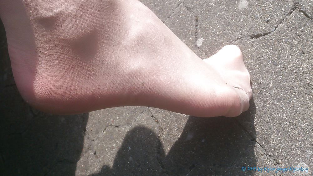 Cum on my Nylonfoot #8