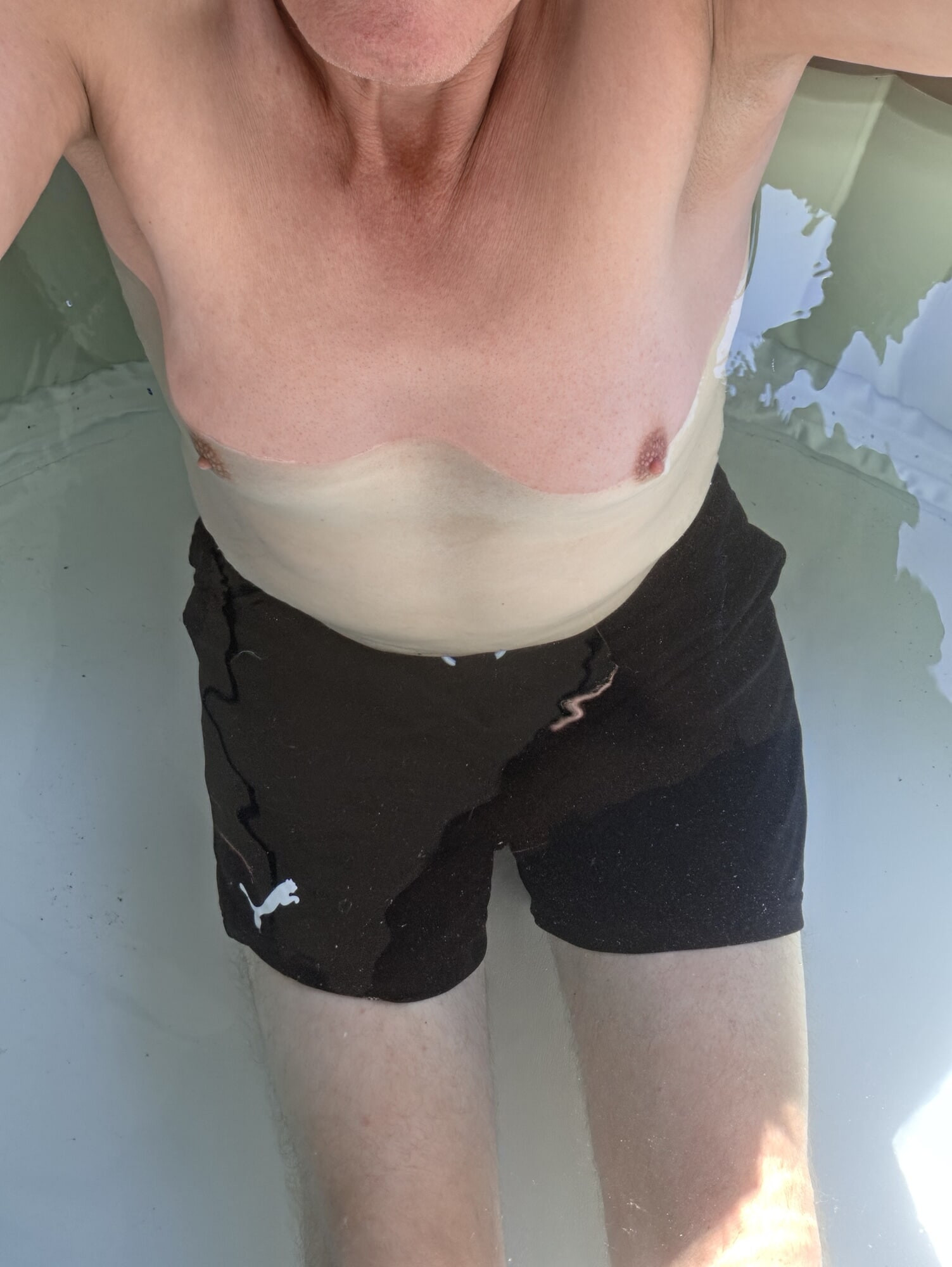 Na piscina