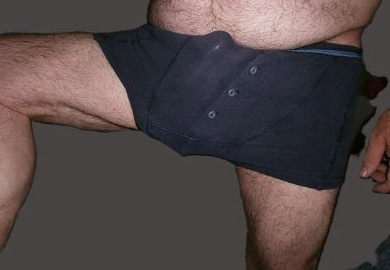 Qizlar barmoqlarini ozlariga qoyishadi