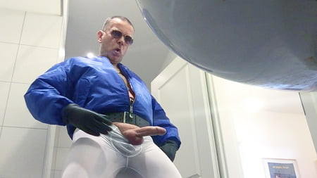 The Lycra Hunk 7（XL射精 XXL）