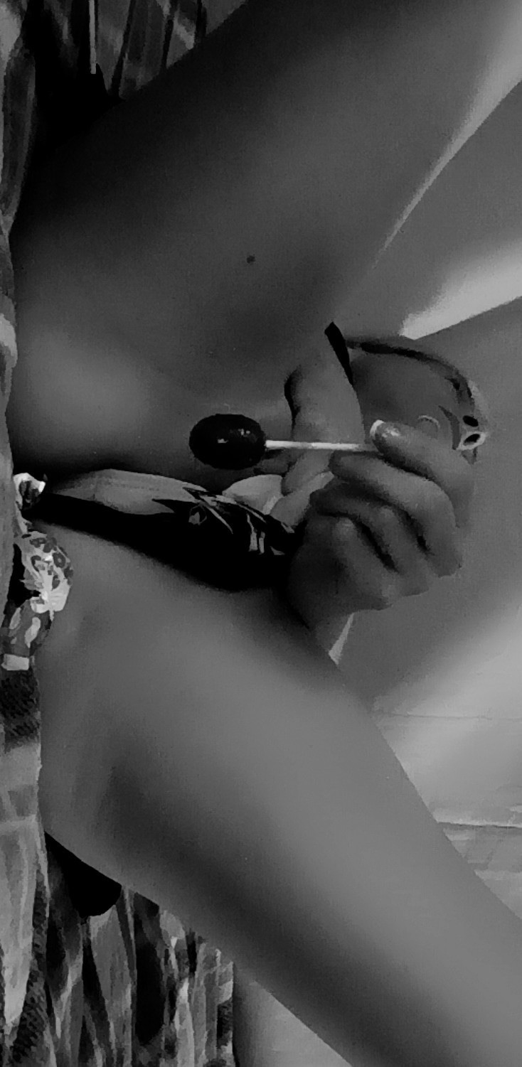 Paisley s pussy pops