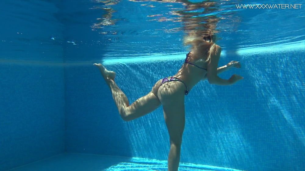 Mary Kalisy Underwater Swimming Pool Erotics #22