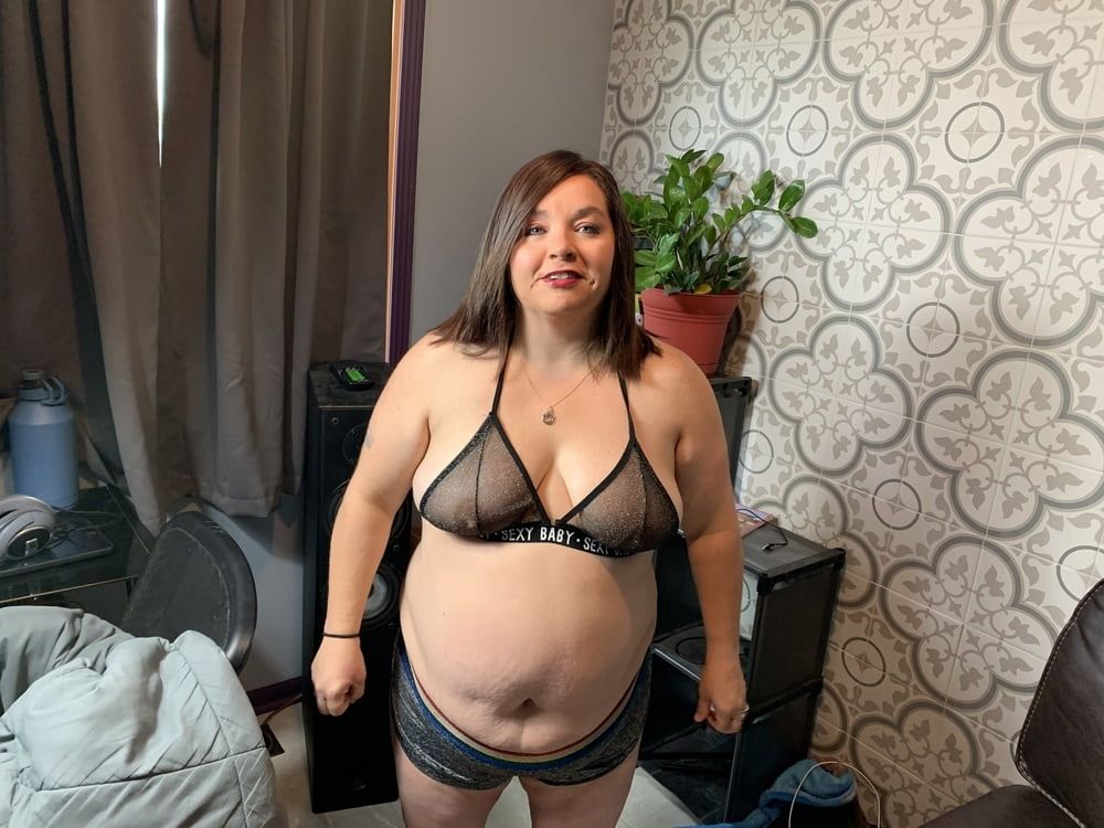 Sexy BBW Stripping Before Sucking Dick