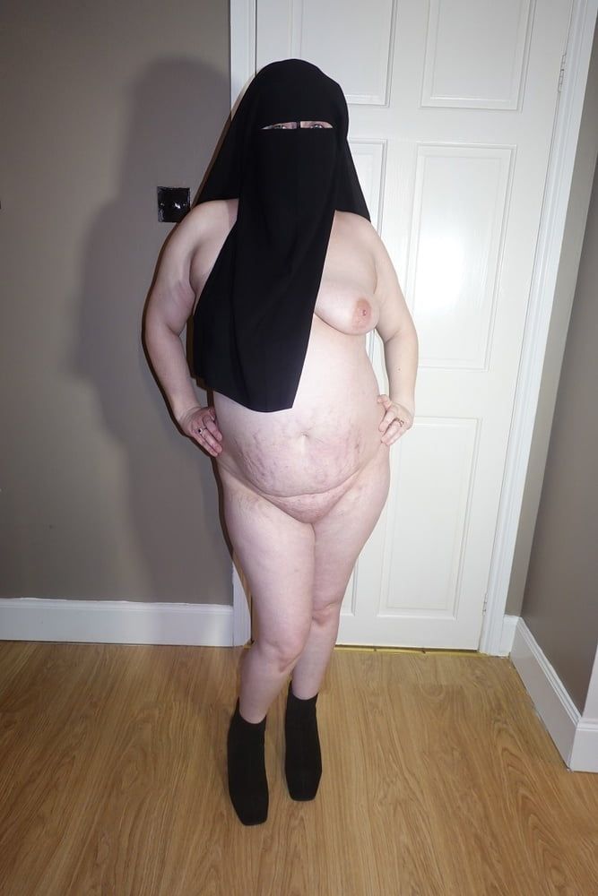 naked in niqab and ankle boots #4