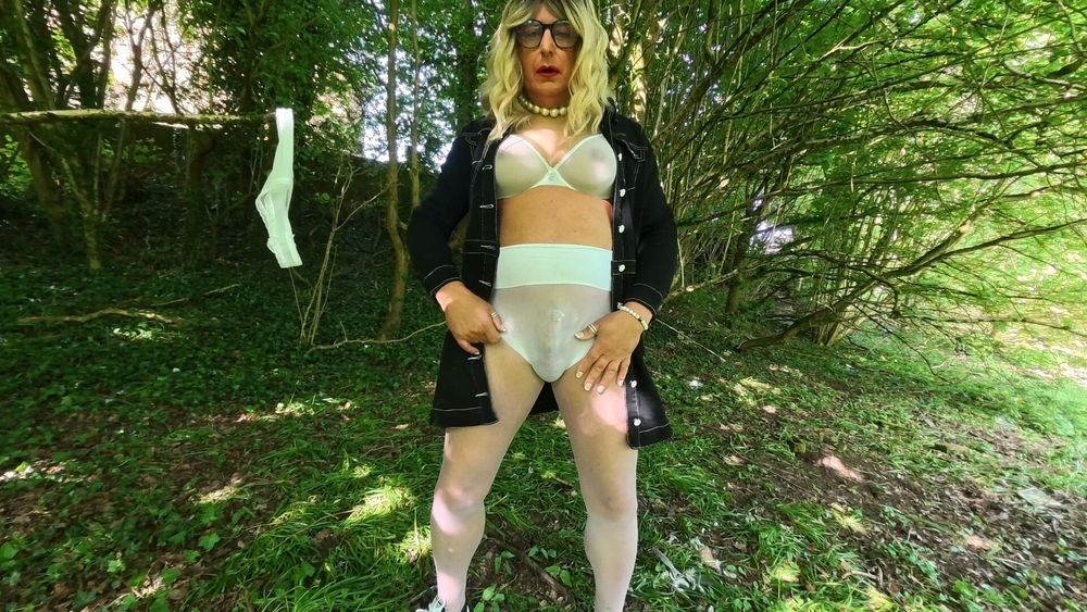 Amateur crossdresser Kellycd2022 sexy milf in the woods  #55