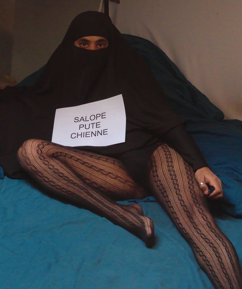 12/2022  niqab