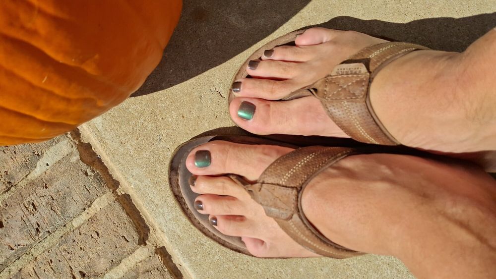 My feet and Pedicured toes #5