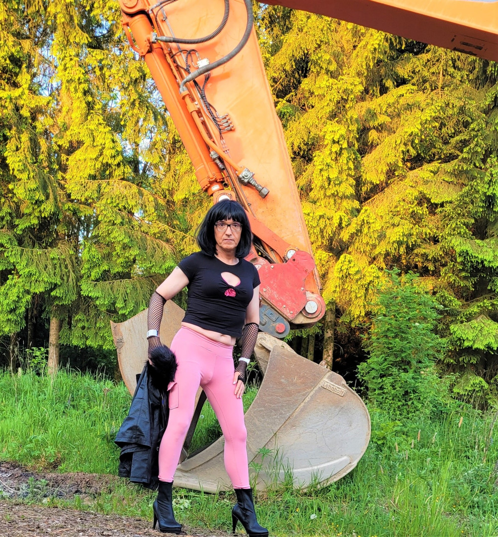 Tamara and the heavy equipment Tamara und das schwere Gerät  #18