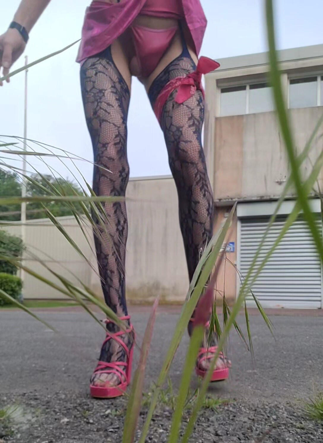 ExhiB👀PUBLIC dans un Complexe Abandonne puis sur son Balcon #50