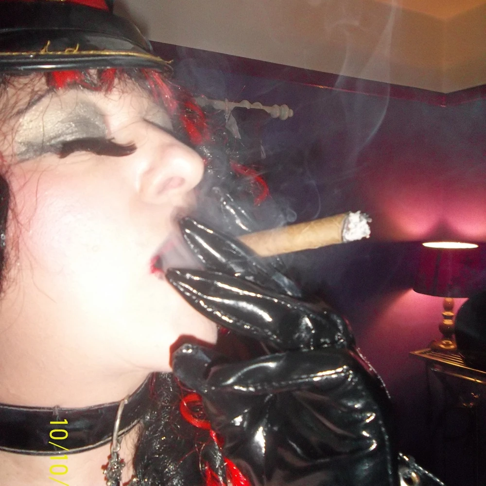 SHIRLEY SLUT 10