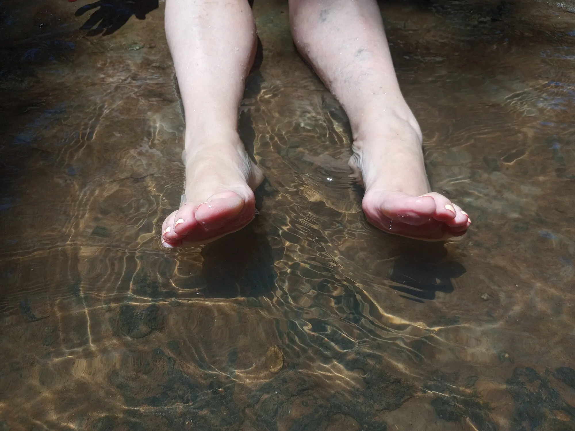 Sexy wet feet