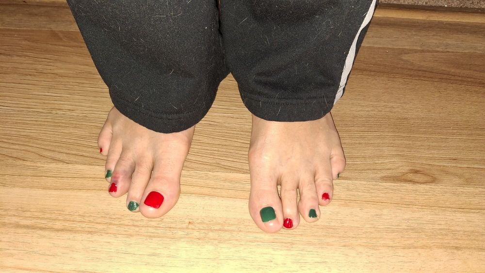 My toes are ready for the holidays  #15