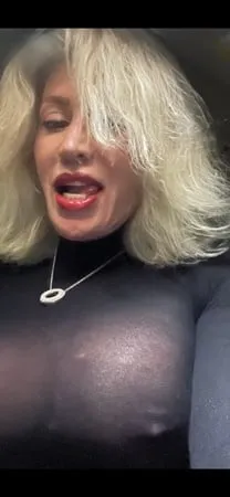 milfmonica displays herself again         