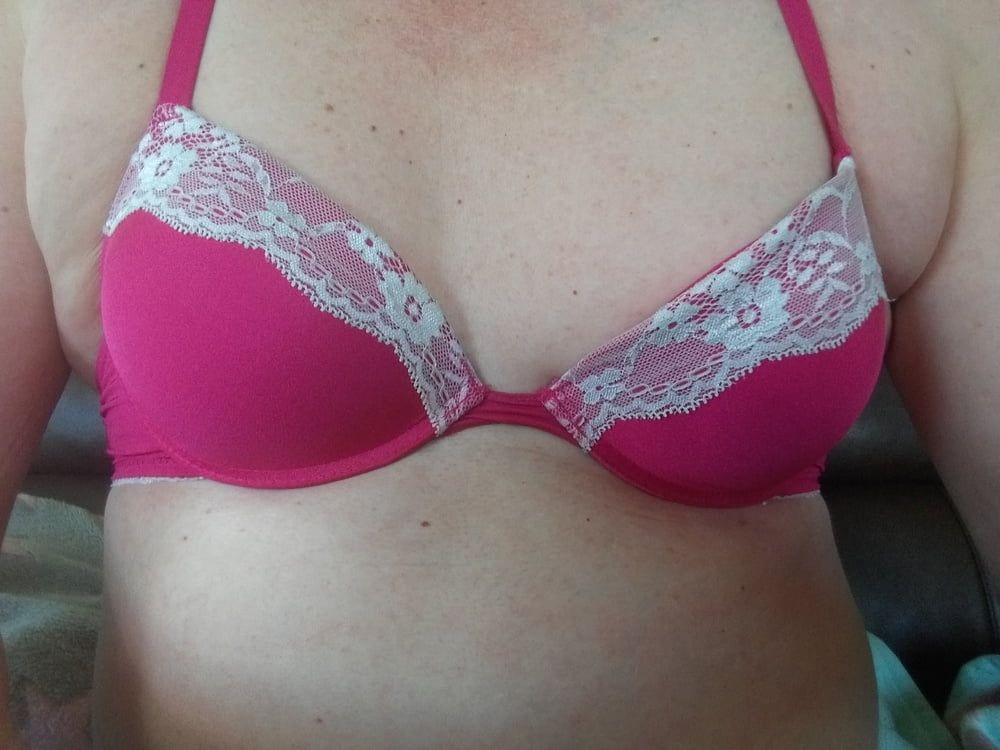  A few photos with bra #4