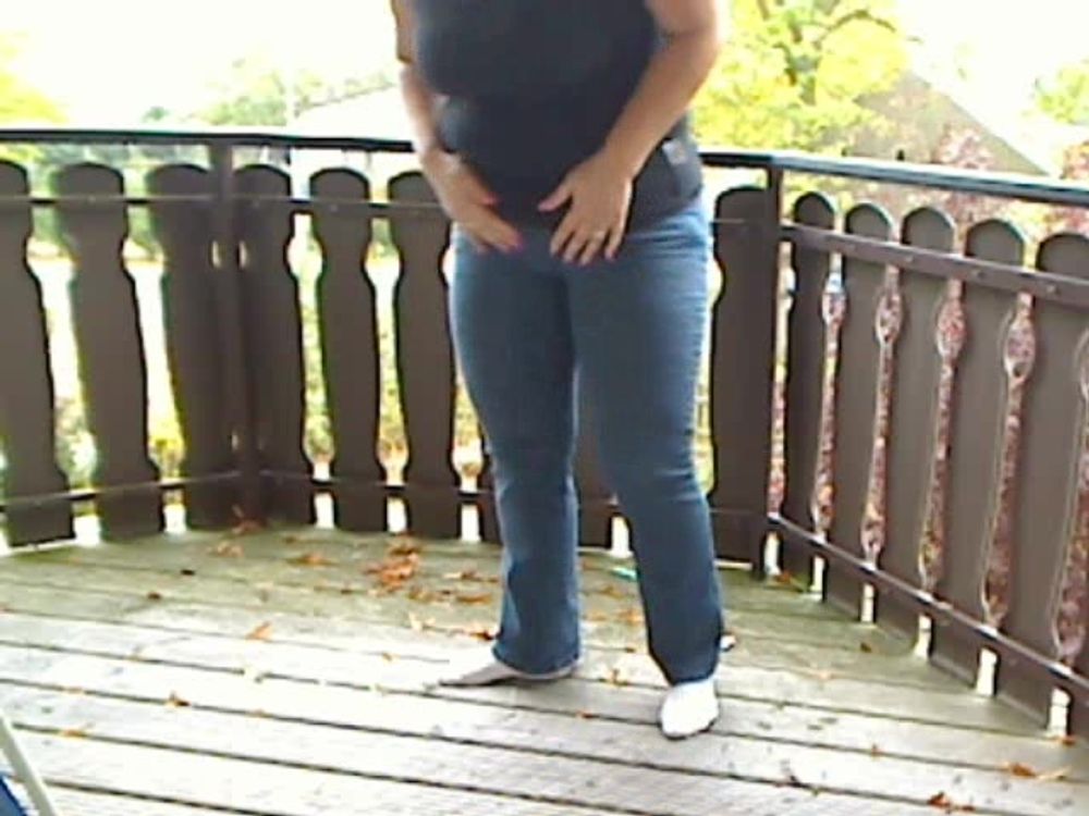 Pissing in jeans ...