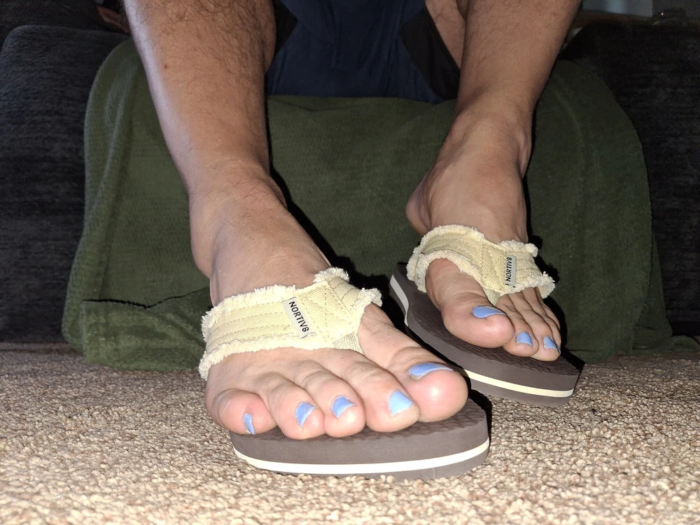 My painted toes while wearing flip flops #3