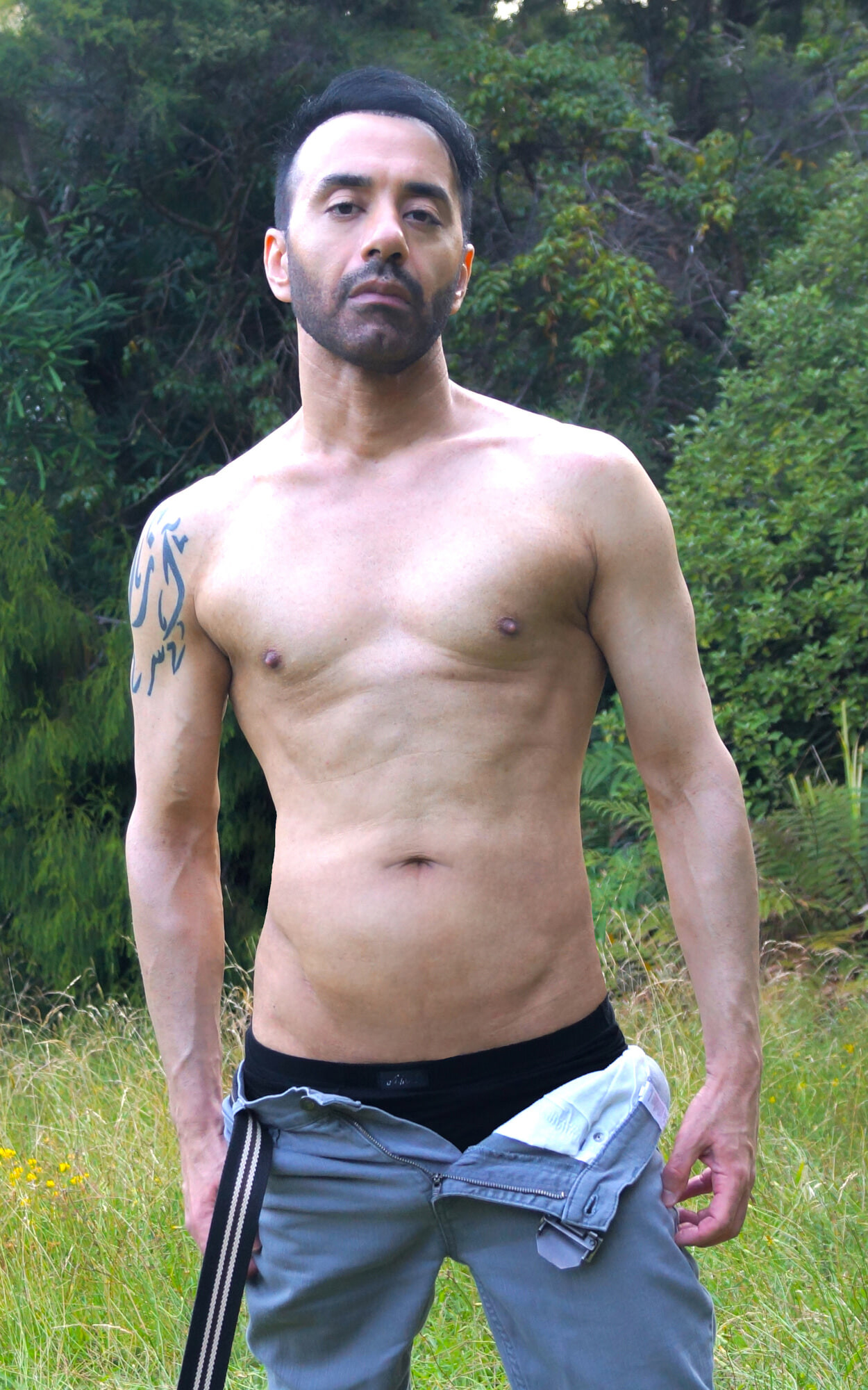 Hot Handsome Guy, The Robot